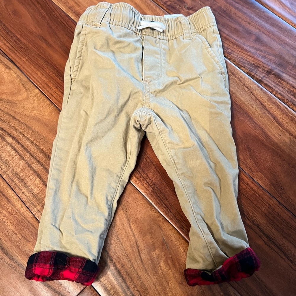 Baby boy old navy khaki pants. Size 12/18 months